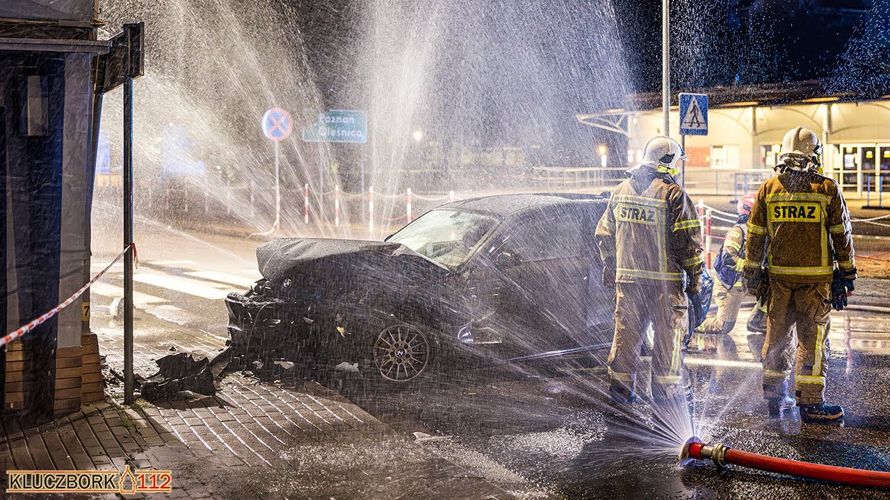 Kluczbork. Kierujący BMW uderzył w budynek i uszkodził instalację gazową