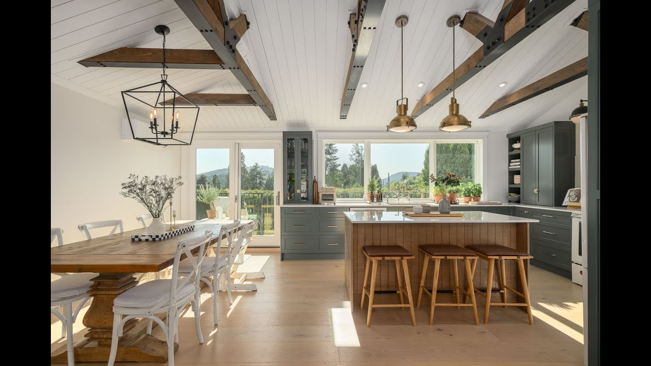 580 Ioco Road Port Moody listed by Tobi Dobranski.