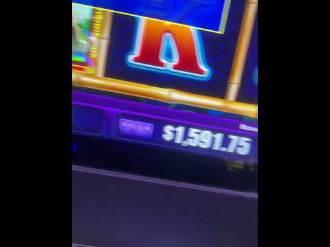 Wolf Peak Slot Machine | Gambling Pugs