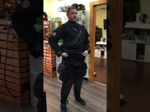 How to properly don and doff your Santi front entry drysuit