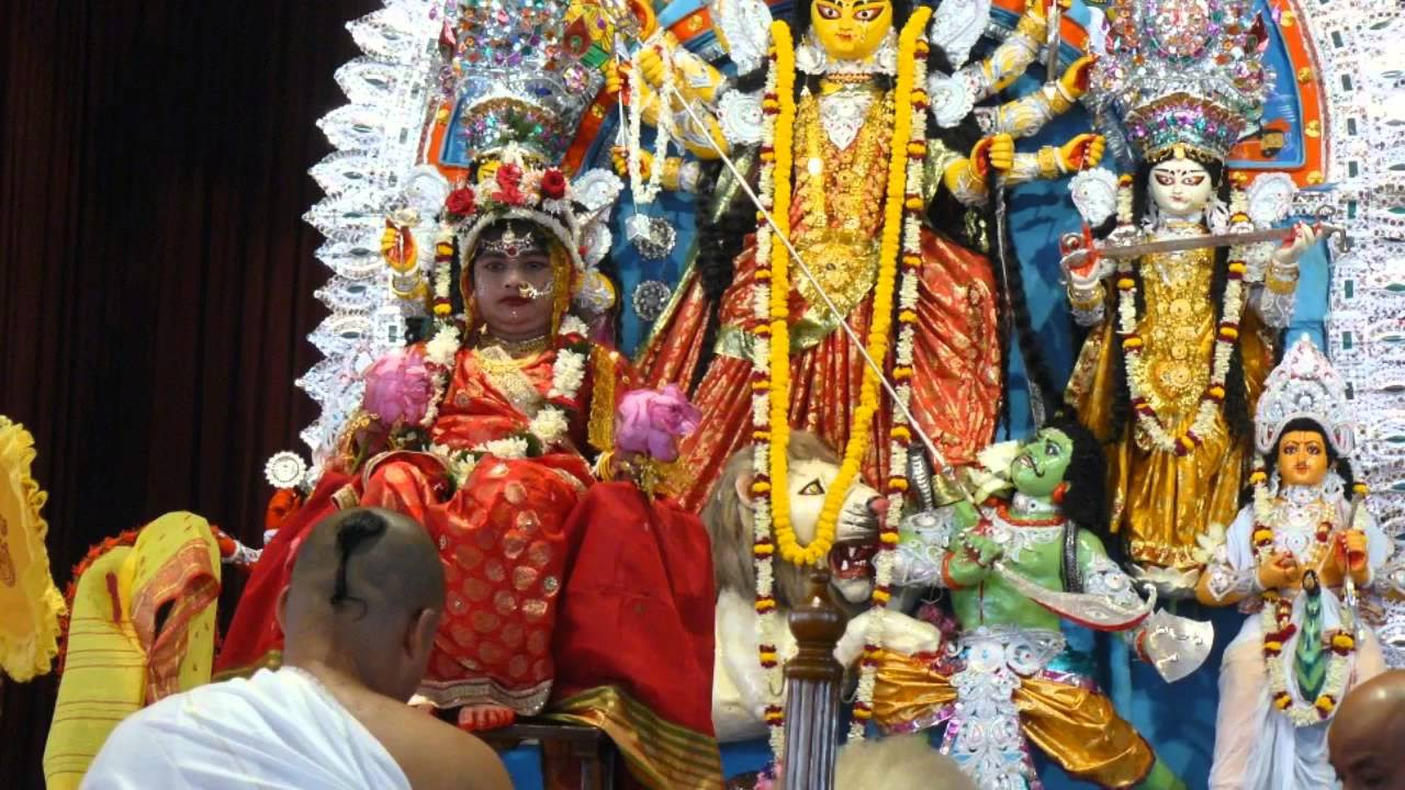 Ayi giri nandini Ramakrishna Mission prayer during durga puja