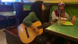 Viral Cewek berhijab nyanyi lagu batak merindinggg..