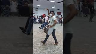 Amca Oğlu Nun Düğünün Den Hayirli Olsun. Ahmet Zorlu.