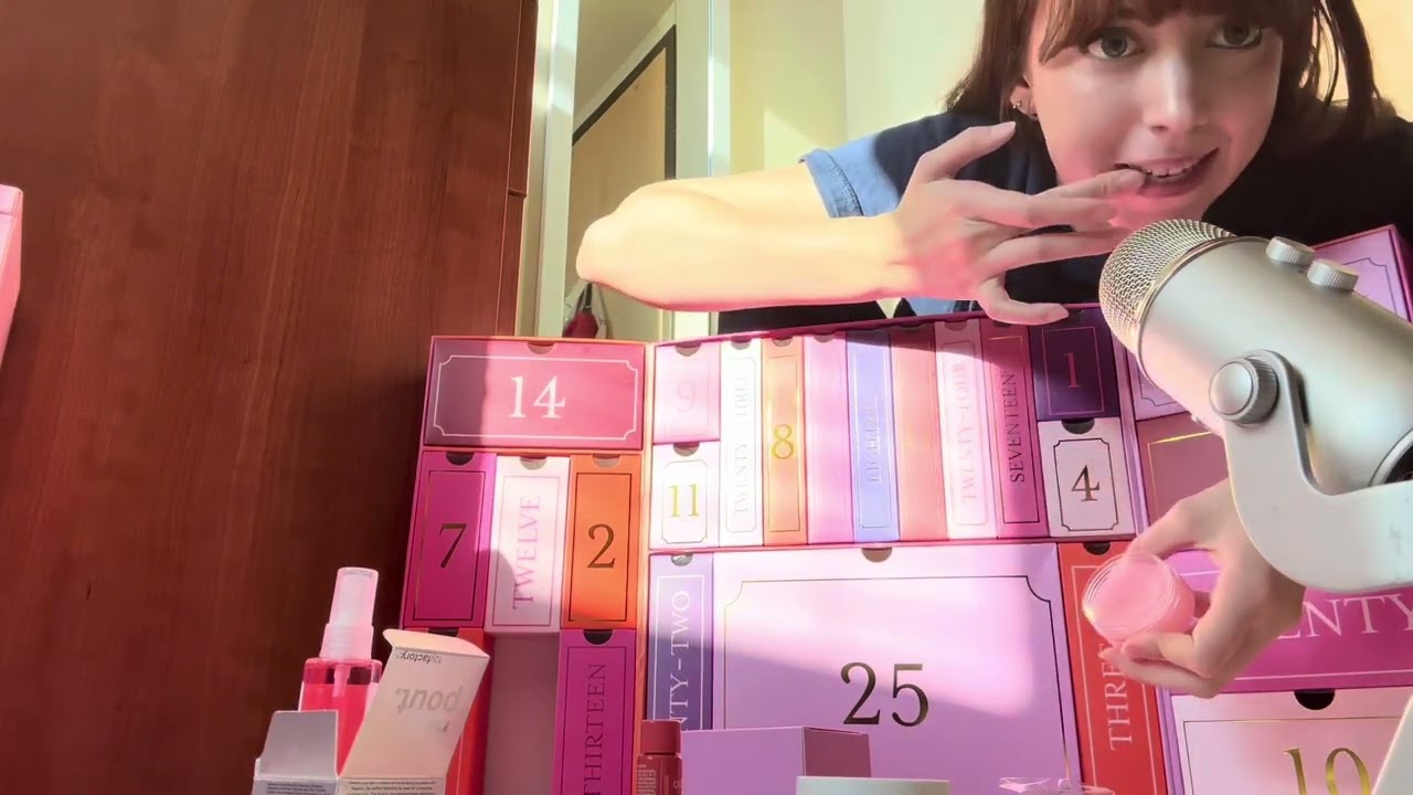 ASMR ~ Unboxing a IPSY advent calendar! 