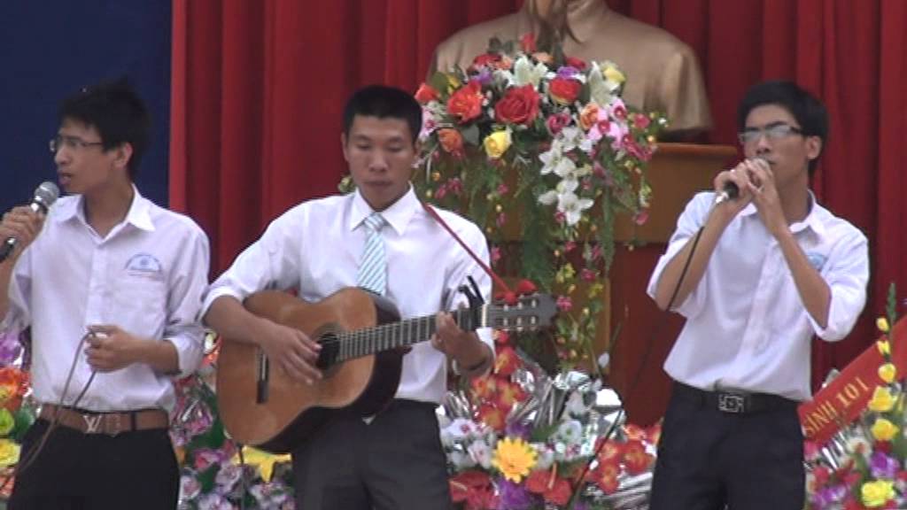 KỶ niệm trường  xưa THPT Yên Khánh A ( Anh Đức 12H_ Đức Huy 12 D_ Thành Trung  guitar )