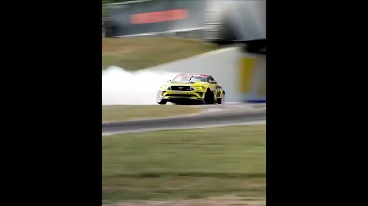 Mustang shredding in Formula drift 🔥