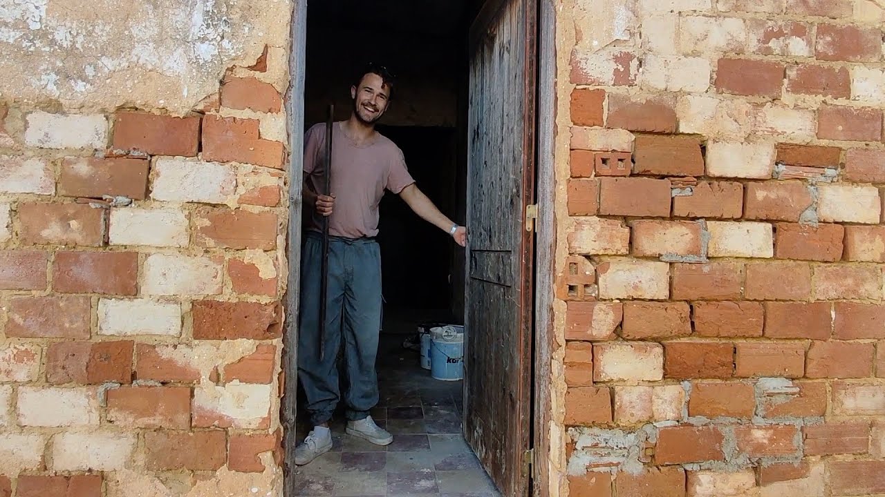 We bought an abandoned ruin by the sea in Portugal - Is this legal? #4