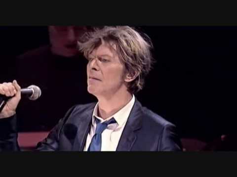 David Bowie - Heroes - YouTube