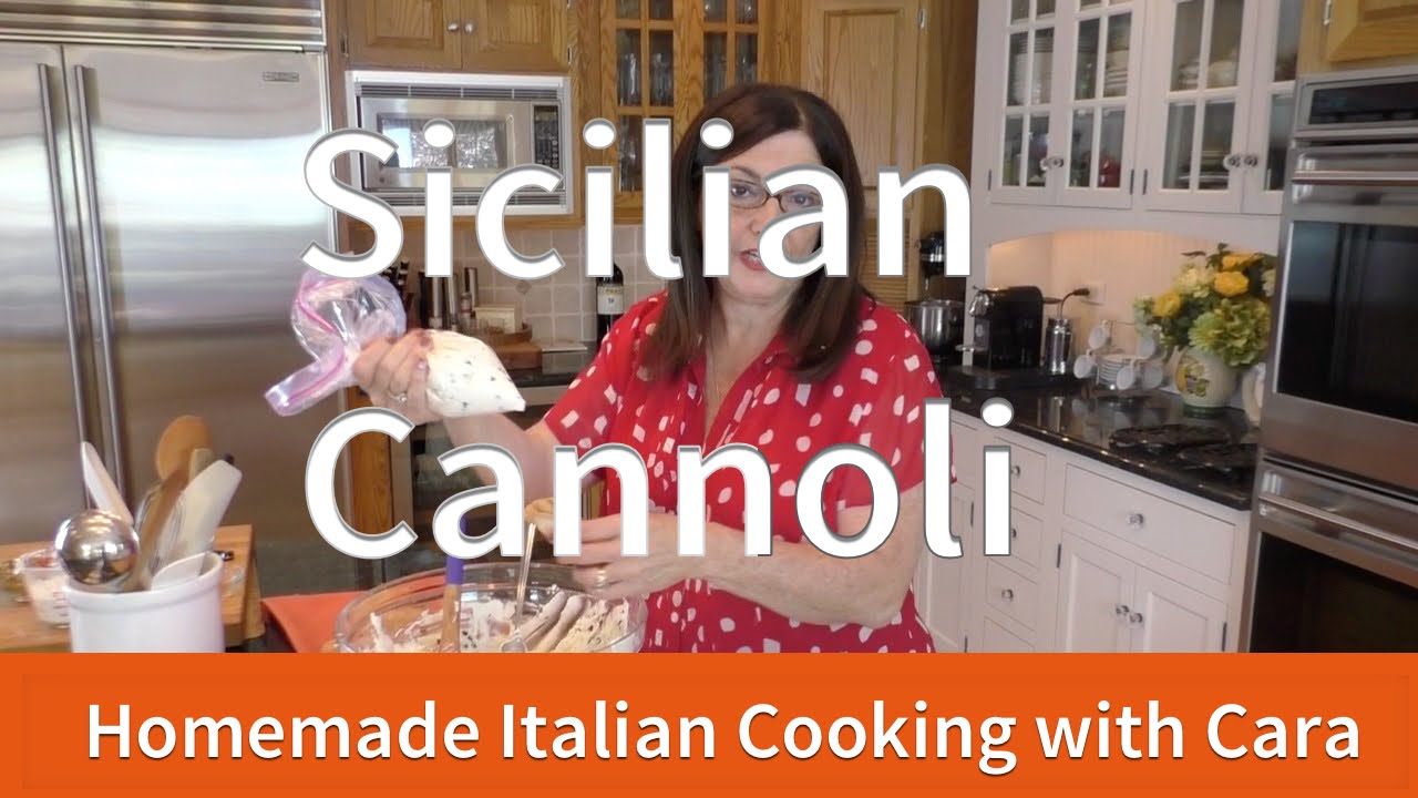 Sicilian cannoli with pistachio - SICILIANS CREATIVE IN THE KITCHEN