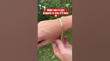Putting a bracelet on by yourself! #jewelry #gold #jacoje