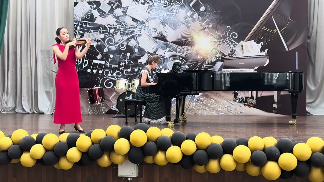 F.Mendelssohn - Violin Concerto (e-moll) Samira Akhadova