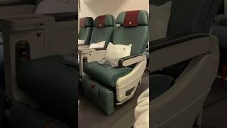 Quick review: Qatar Airways Economy Class Comfort+ (Premium Economy) Doha to Malé #shorts #travel