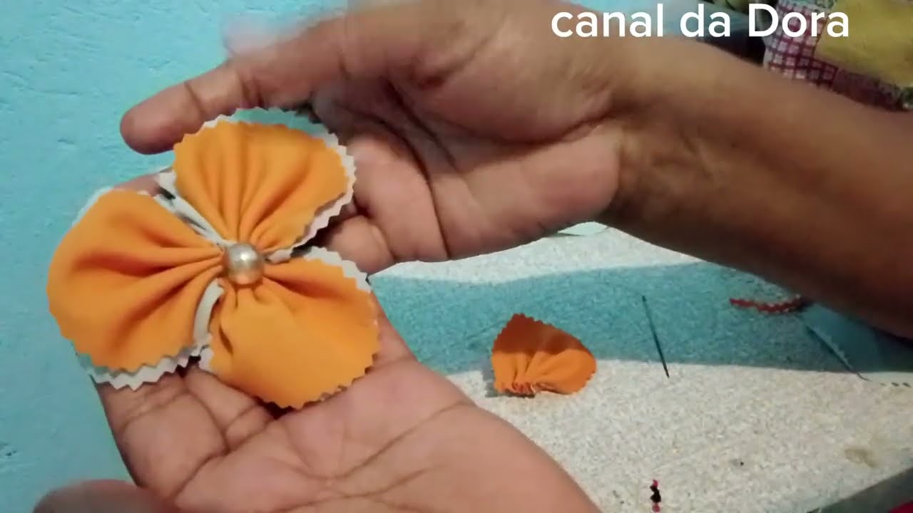 Flor de tecido feito com resto de tecido#canaldadora 