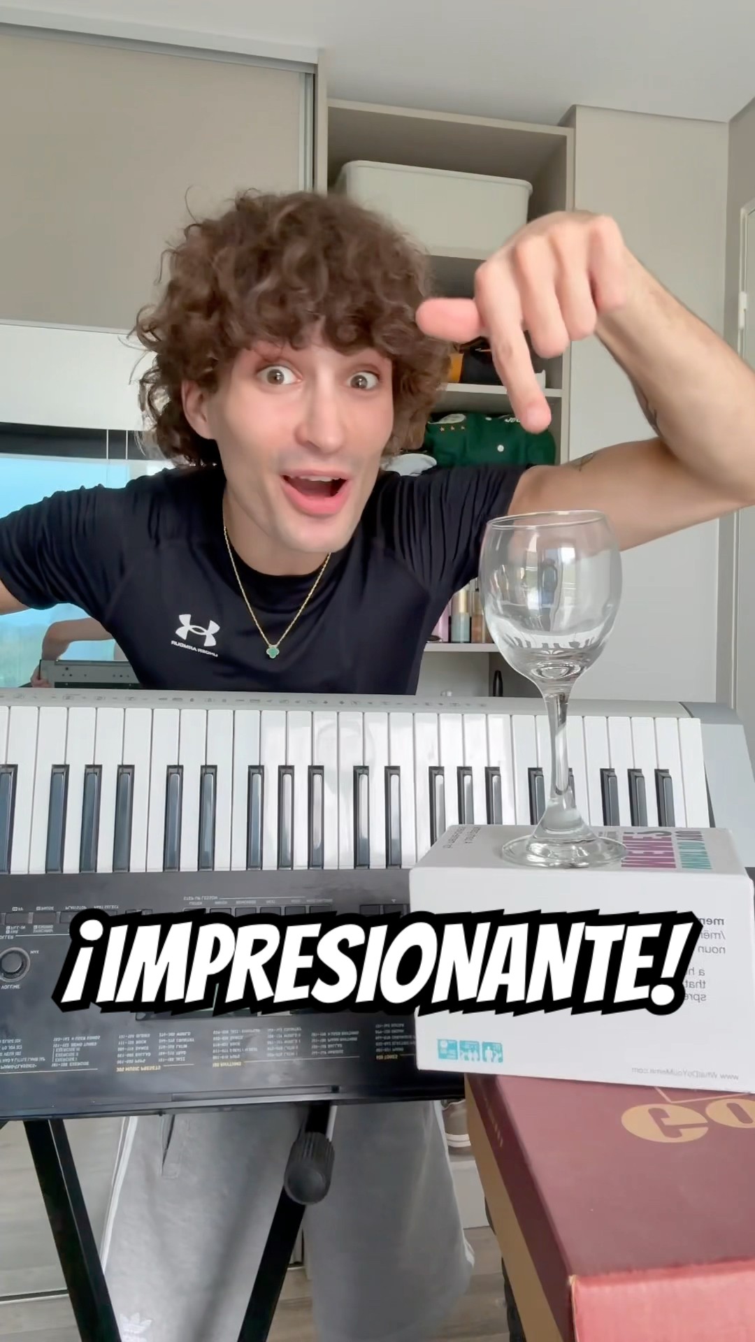 ROMPO LA COPA CON EL PIANO