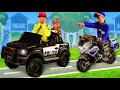 Perseguição do carro de polícia - História para crianças com brinquedos - Police Car Chase for kids