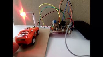 Maqueta interactiva parqueadero vehicular, indicador libre-ocupado con microcontrolador PICAXE 08M2