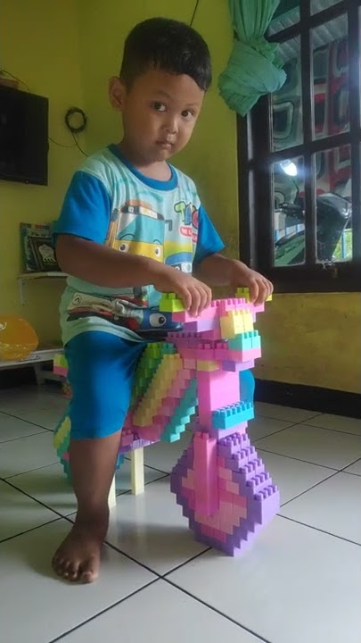 lagi naik sepeda motor lego langsung ambyarrr... #shorts
