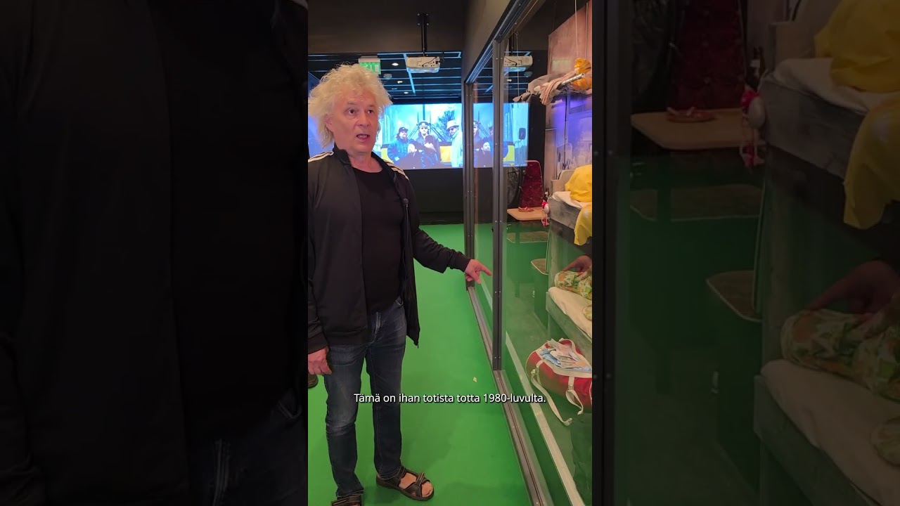 Juha Torvinen esittelee Manserock-näyttelyä