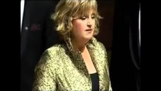 Nina Bobo-Claudia Patacca (penyanyi asal belanda)