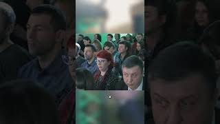 выявлять потребности