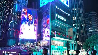 China. Beijing Sanlitun. Filmed on a Huawei Pura 70 PRO + DJI OM5 stabilizer. 2026 Mai