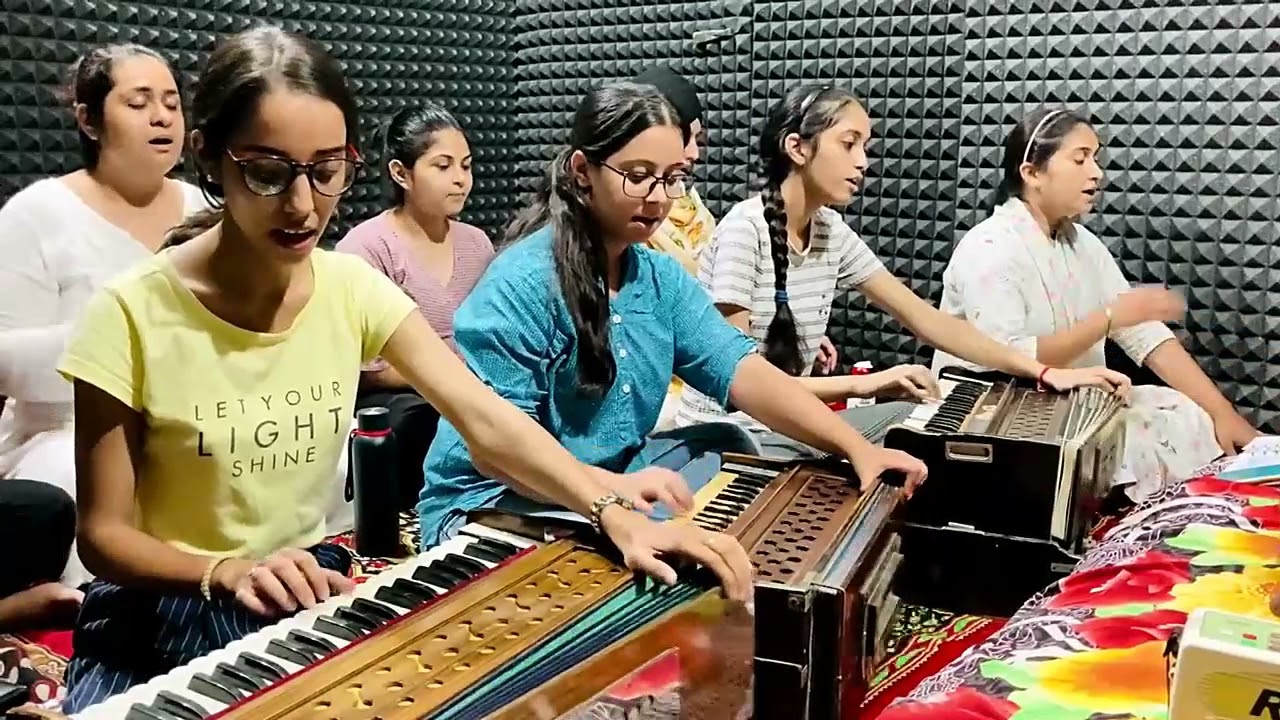 SARGAM GEET BY STUDENTS OF GURU KIRPA MUSIC ACADEMY