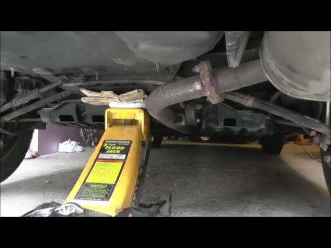 How To Lift Half Of The Toyota Lexus Car With Floor Jack Youtube