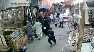 Dacoits attack in karachi cloth Market |Firing attack|dacoits