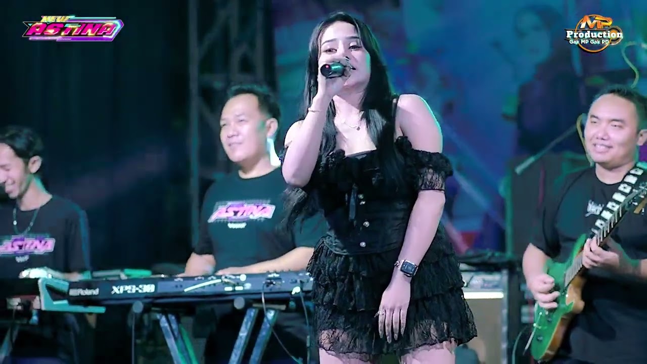 Full atraksi CINTA MERAH JAMBU - RORO DERISA  || NEW ASTINA LIVE SIRAPAN MADIUN - PM AUDIO
