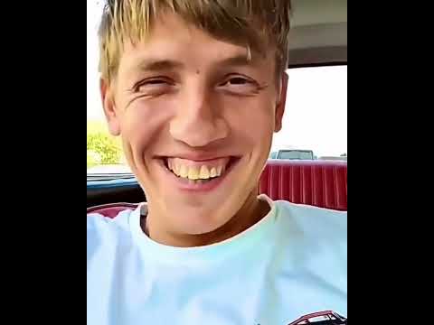 Щербаков упал со сцены - YouTube