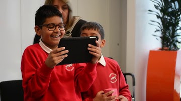 Anna Fuste MIT Medialab runs Hypercubes workshops for Leicester