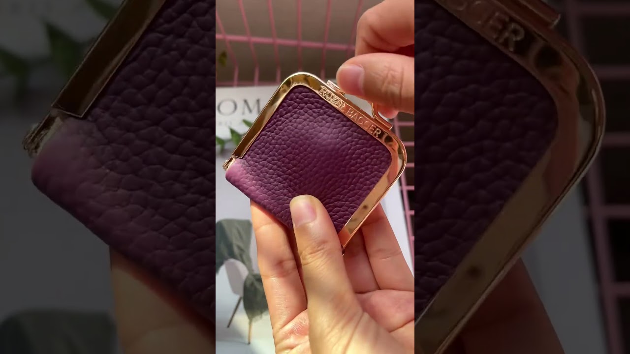 Ultra-slim leather jewelry case for travel 