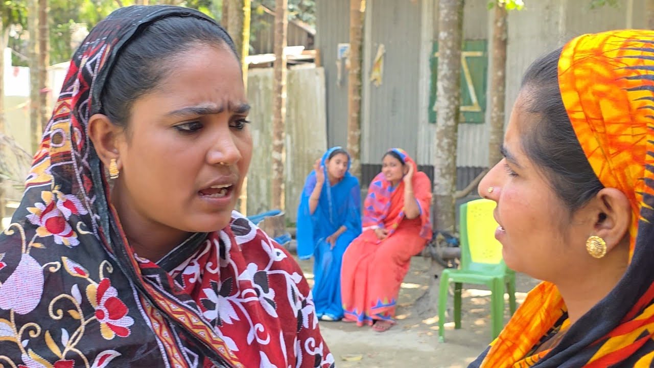 মহিলাদের পেটে কথা হজম হয় না #funny 