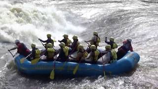 Ottawa River Whitewater Rafting Buseater Into The Bubble