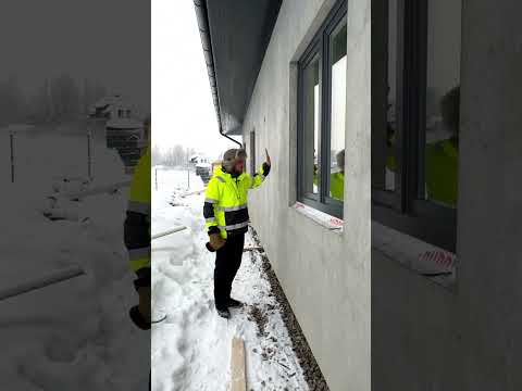 Поверхность панелей готова к покраске. Бетон шлифуется на заводе.