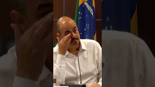 Simões chora e alerta para futuro de servidores em transição: "É a vida de 750 mil famílias"
