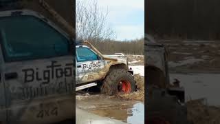 бигфут едет на помощь #trend #газ #4х4 #газ66 #offroad #друзья #бездорожье #грязь #бигфут #bigfoot