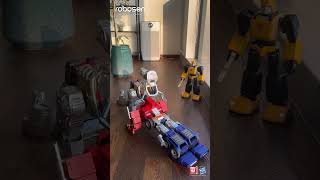 Bumblebee Moment... 🤣🤣 #transformersg1 #grimlock #transformers #optimusprime #robosen