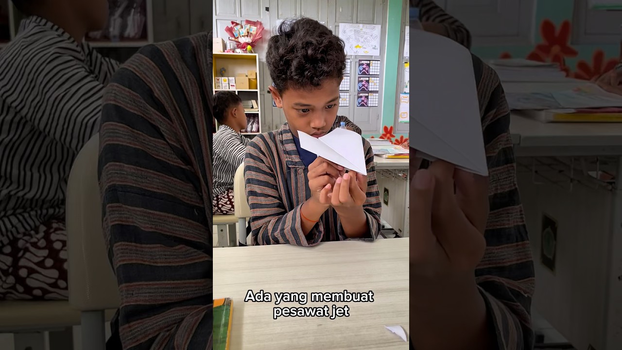 Ternyata semuanya bisa bikin pesawat kertas #shorts