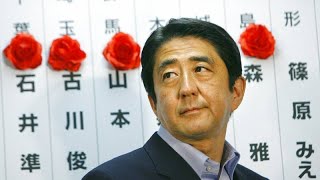 Au Japon, Shinzo Abe entre la vie et la mort après une attaque armée