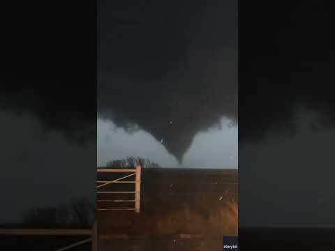 Tornado in northeast Kansas captured on video #Shorts