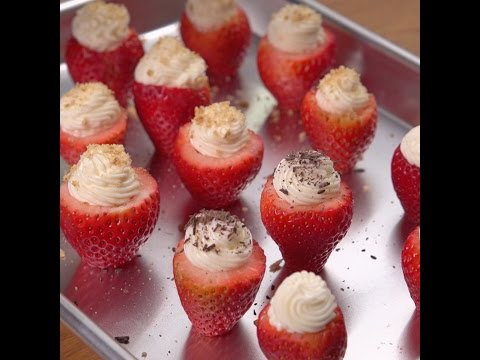 Cheesecake Stuffed Strawberries