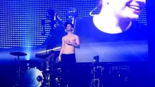 Download Lagu Brendon Urie PRANKS Fall Out Boy Tampa 2013 MP3
