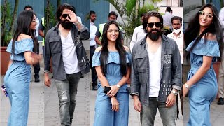 Yash Grand Entry With His Heroine Srinidhi Shetty For k.g.f: chapter 2 Pre-Release Event In Mumbai