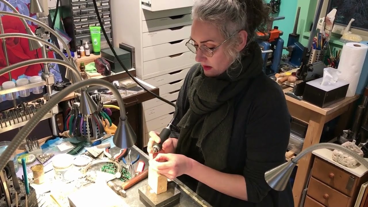 Artcraft Artist Feature — Queen Bee Designs Jewelry Demo