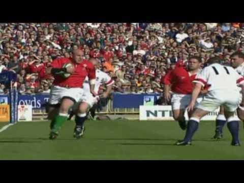 Craig Quinnell runs over Steve Hanley (1999 Five N...