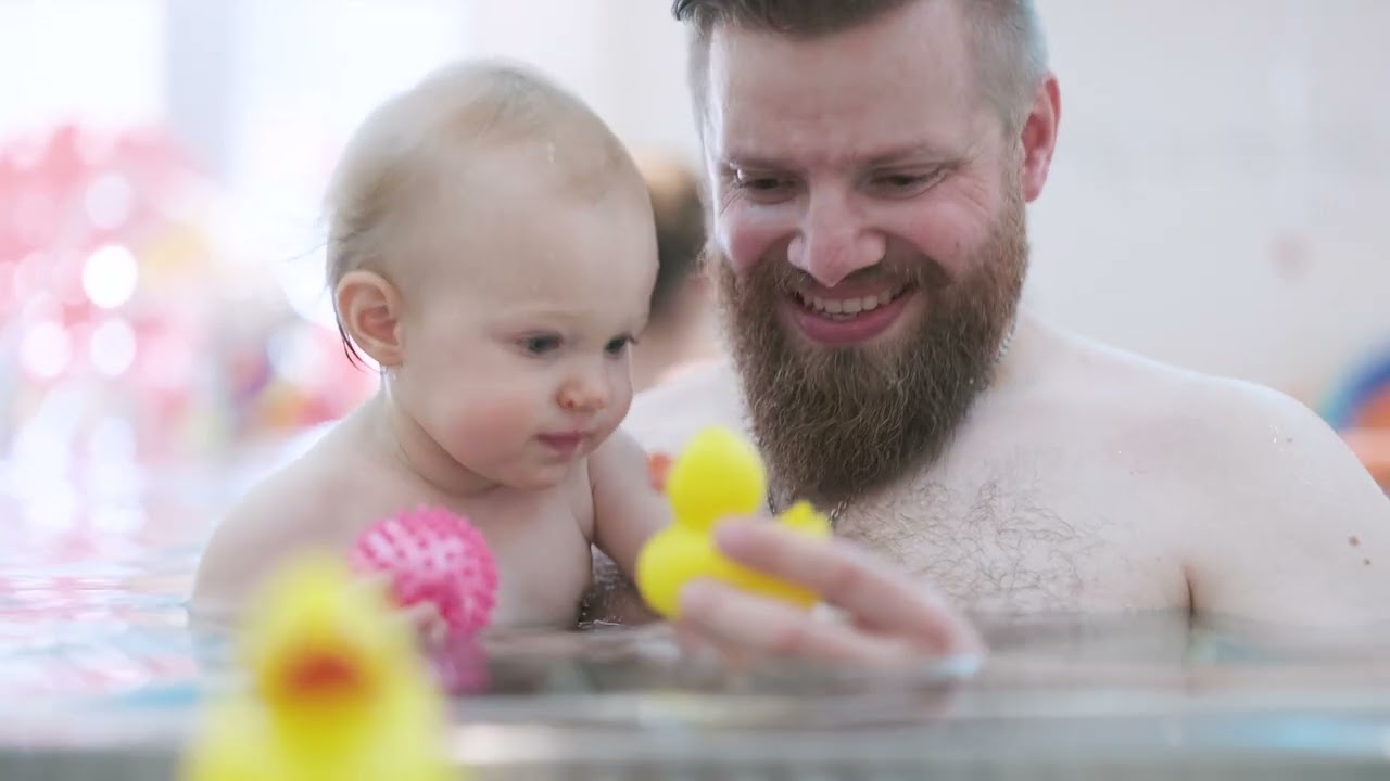 Babyschwimmen für Fortgeschrittene | Sicheres Üben im Wasser für Kinder ab 9–15 Monaten