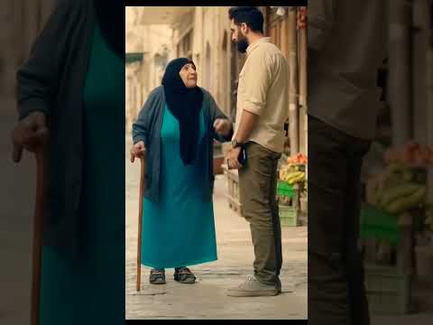 رد فعل صادم من عجوز شحاذة شوفوا كيف قلب ت الطاولة على الرجل وأجبرته يدفع  مضحك كوميديا ترند