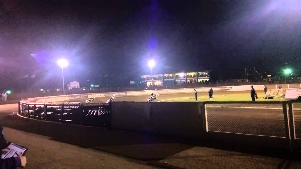 Lakeside v Leicester, heat 10, 1 April 2016 YouTube