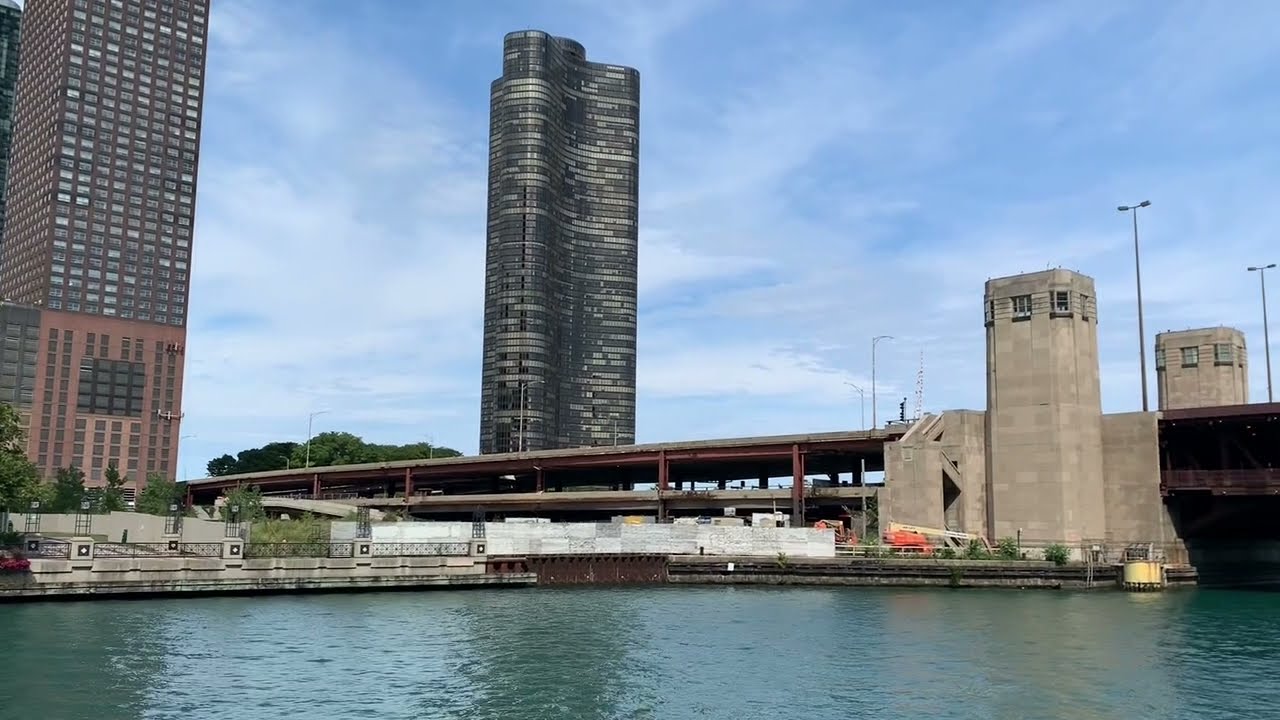 Chicago River Boat Tour   HD 720p